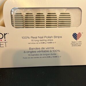 💅 Between the Lines Color Street NIP